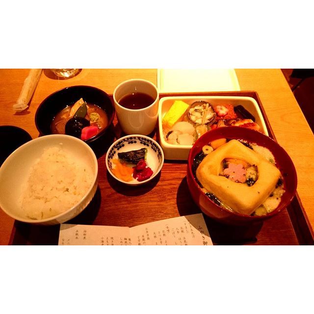 ミッドタウンでお一人様ランチ～ - from Instagram