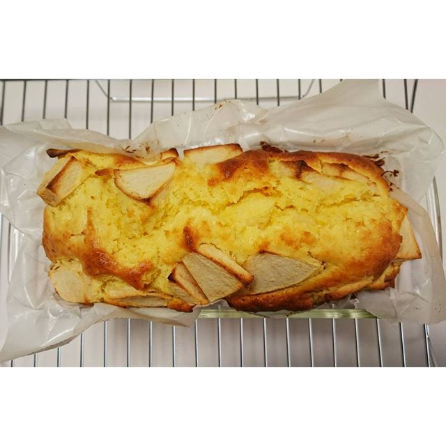 おやつのパウンドケーキ。 - from Instagram