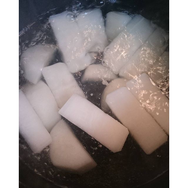 明日は二人とも遅くまで残業の予定です。 - from Instagram