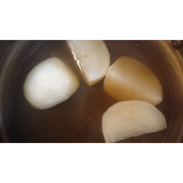 今日は鹿児島産の大きな蕪を煮浸しに。- from Instagram