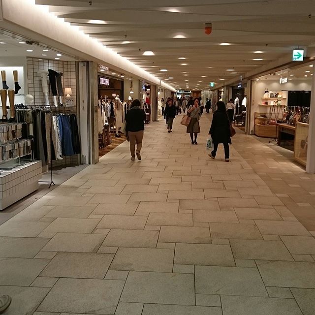朝散歩で横浜駅～ - from Instagram