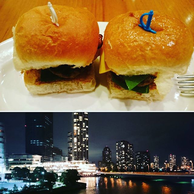 プレゼンの仕上げで休日出勤 - from Instagram