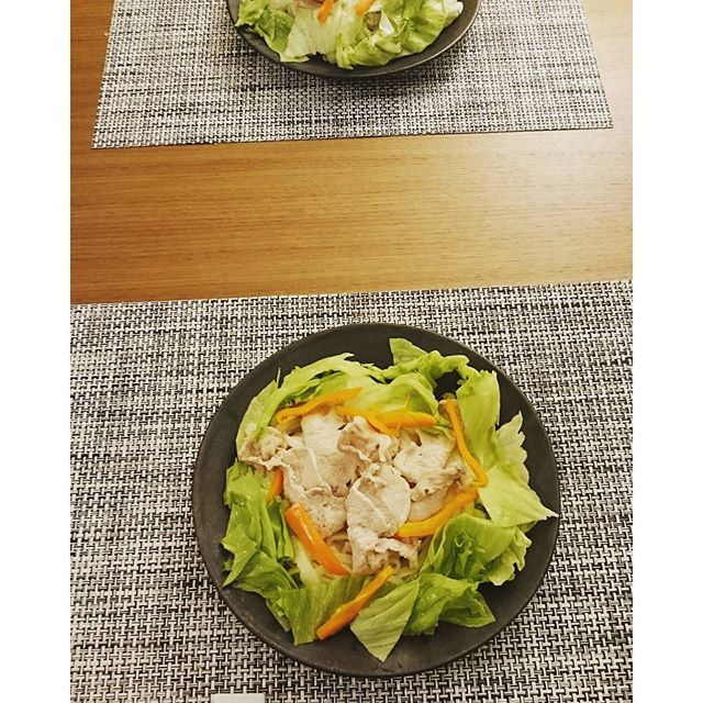 冷しゃぶサラダ讃岐うどん - from Instagram