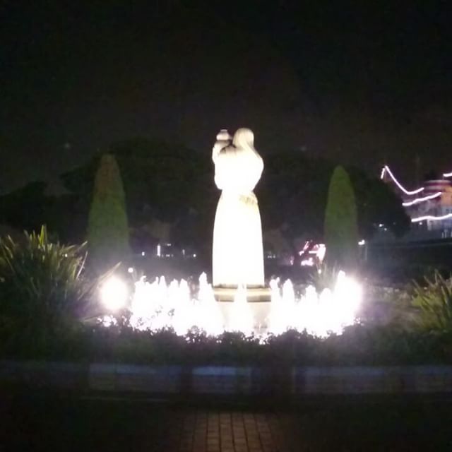 食事のあとは散歩。 - from Instagram