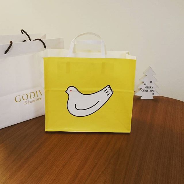 鳩サブレーとgodivaをいただきました。 - from Instagram
