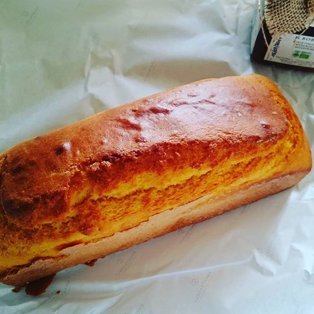 今朝はパレスホテルのコーンブレッド - from Instagram