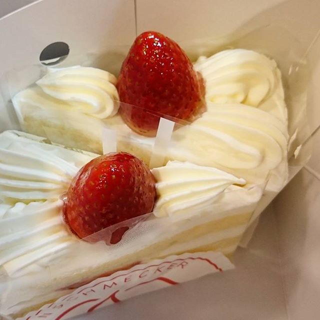 ユーハイムのケーキ - from Instagram