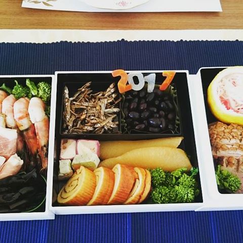#プロジェクトおせち 蒲鉾以外は全て自作です。#お節料理 #お正月 #新年#japanesetraditional #japanesecuisines #yokohamalifestyle#lifeinyokohama#casualandluxe#instafoodie #foodpic #lifeofkaren #伝統 - from Instagram