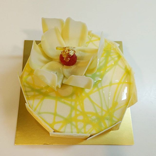 柚子と抹茶のケーキ - from Instagram