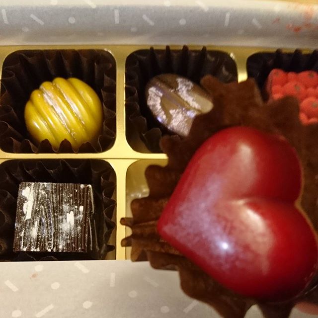 友チョコ解禁 - from Instagram