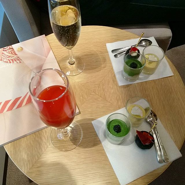 これからショーが始まります✨ - from Instagram