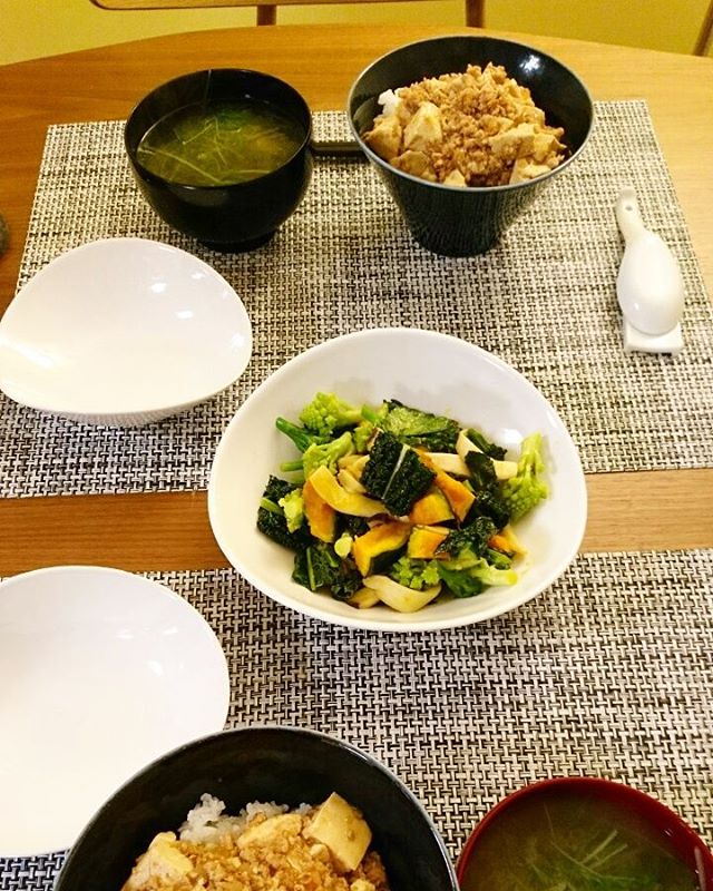 麻婆豆腐で丼ぶりです。 - from Instagram