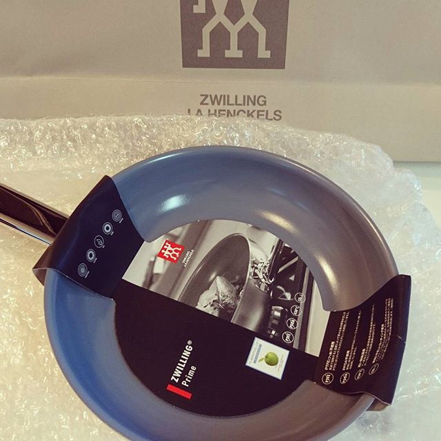 #元町 の #zwilling のお店でsale¥16000の40%offだったので卵料理専用に。 #lifeofkaren #yokohamalifestyle#lifeinyokohama #casualandluxe #暮らしを楽しむ - from Instagram