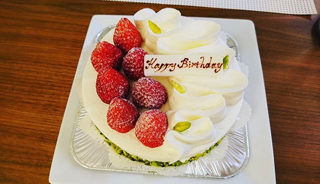自宅でdorerのケーキ - from Instagram