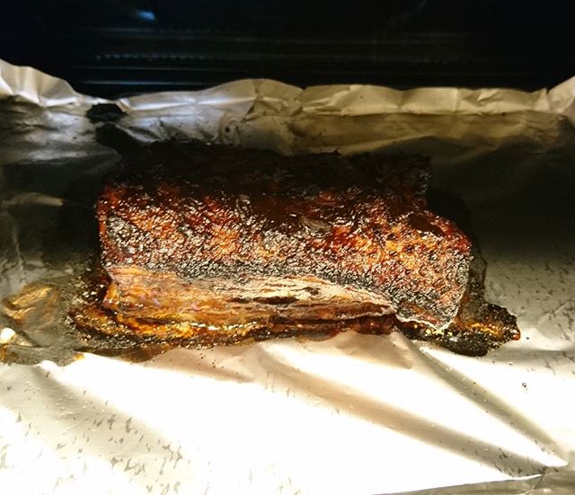 夕食の準備北海道産の豚バラブロックの味噌焼を。みなとみらいの京急ストアーで買い置きしていたので、天候のよくないこんな日に登場です。漬けて焼くだけなので簡単～#lifeofkaren #casualandluxe#yokohamalifestyle#lifeinyokohama #暮らしを楽しむ - from Instagram
