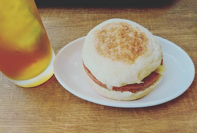お早うございます朝散歩からの#breakfast#lifeofkaren #casualandluxe #yokohamalifestyle#lifeinyokohama#暮らしを楽しむ - from Instagram