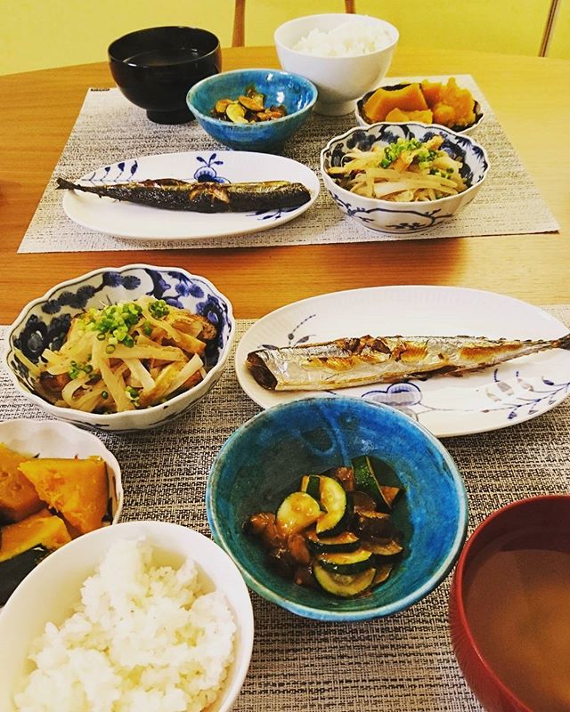 こんばんは今日は午前中に買い出ししたので北海道の #秋刀魚 。北海道カボチャに、北海道産の大根の炒め煮、長野産のズッキーニは神奈川産の茄子と甘辛合えに。午後はビックリするくらい昼寝してしまいました確かに疲れてた#lifeofkaren #casualandluxe #yokohamalifestyle#lifeinyokohama#暮らしを楽しむ #お家ごはん - from Instagram